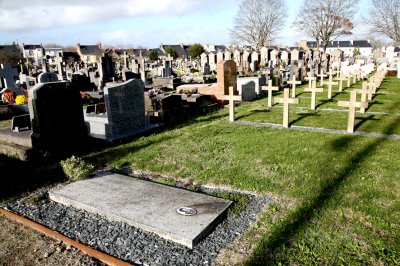 <p>Depuis la tombe de Jean.</p>© [<acronym title="Patrice Morel">P.M.</acronym>->33] / Collectif <acronym title="Jean de Neyman">J.d.N.</acronym>.