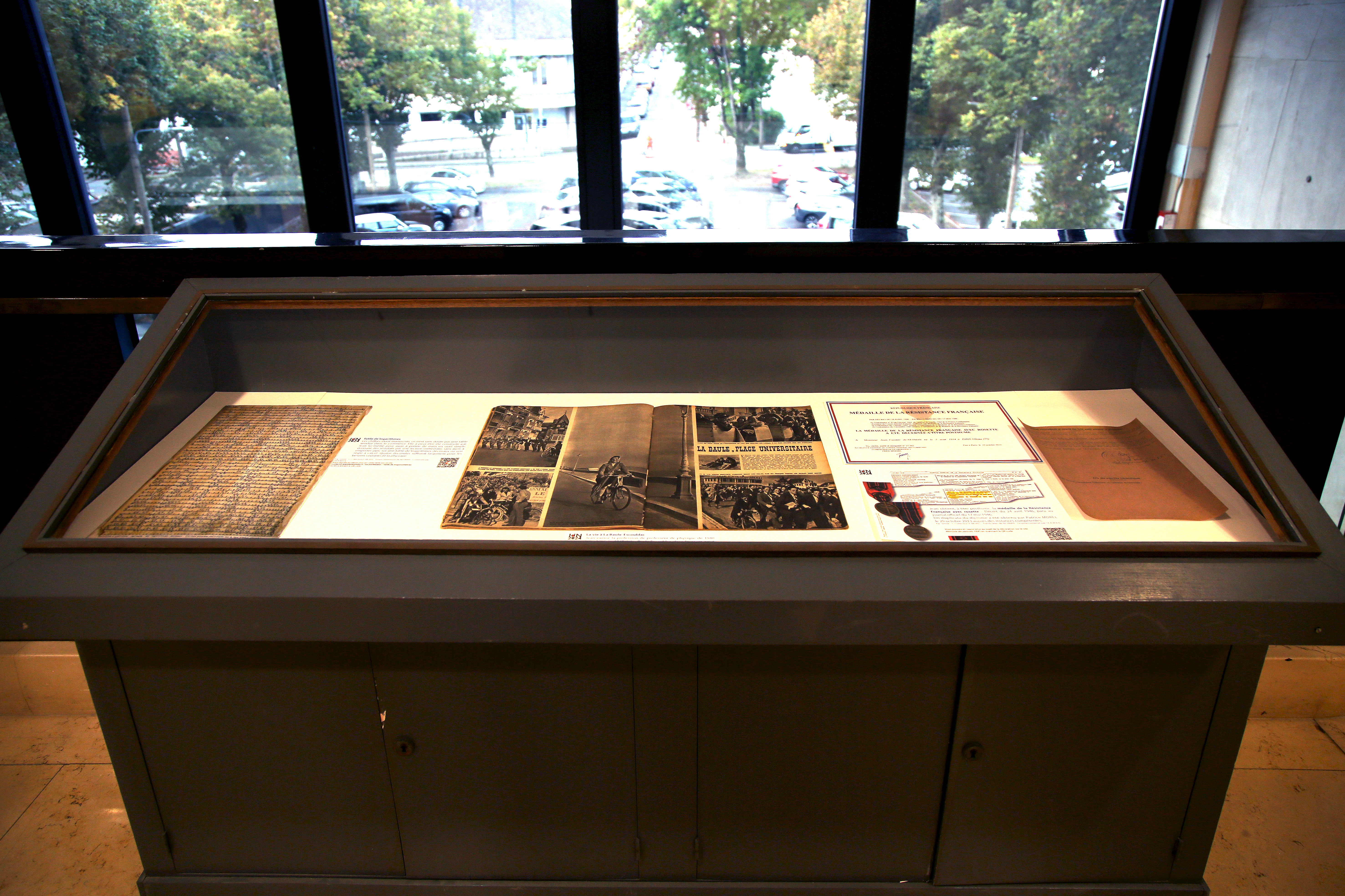 Vitrine 3 orientée plus vers la mémoire.