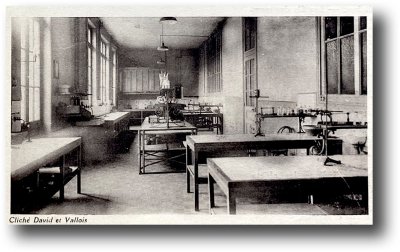 Lycée Claude Fauriel en 1932 - Salle de T.P. (travaux pratiques)