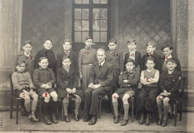 Classe 6 A4 au lycée Fauriel à Saint Étienne <p>1944-1945 (© Archives départementales de la Loire - Cote 2662W58)</p>