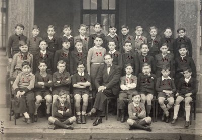 Classe 5 A2 au lycée Fauriel à Saint Étienne <p>1944-1945 (© Archives départementales de la Loire - Cote 2662W58)</p>