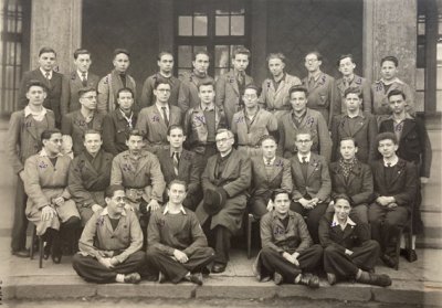 Classe 1ère B2 au lycée Fauriel à Saint Étienne <p>1944-1945 (© Archives départementales de la Loire - Cote 2662W58)</p>