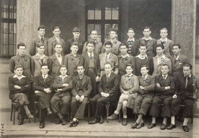 Classe de Mathématiques Élémentaires 1 au lycée Fauriel à Saint Étienne <p>1944-1945 (© Archives départementales de la Loire - Cote 2662W58)</p>