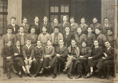 Classe 2 D2 au lycée Fauriel à Saint Étienne <p>1944-1945 (© Archives départementales de la Loire - Cote 2662W58)</p>