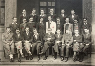 Classe 1ère C2 au lycée Fauriel à Saint Étienne <p>1944-1945 (© Archives départementales de la Loire - Cote 2662W58)</p>