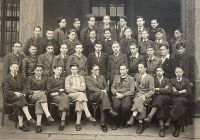 Classe 2 AB au lycée Fauriel à Saint Étienne <p>1944-1945 (© Archives départementales de la Loire - Cote 2662W58)</p>