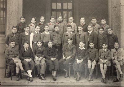 Classe 4 B2 au lycée Fauriel à Saint Étienne <p>1944-1945 (© Archives départementales de la Loire - Cote 2662W58)</p>