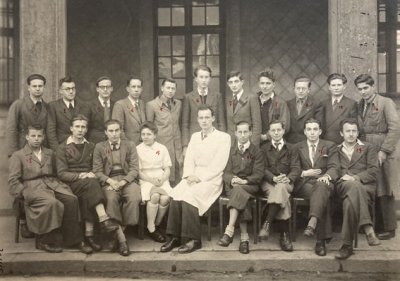 Classe de Mathématiques Supérieurs au lycée Fauriel à Saint Étienne <p>1944-1945 (© Archives départementales de la Loire - Cote 2662W58)</p>