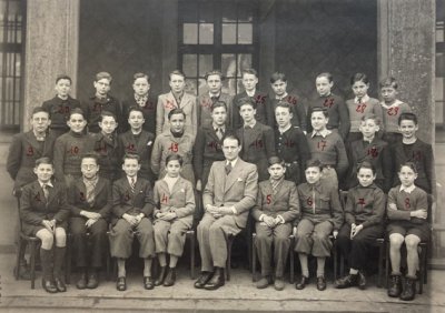 Classe 4 B3M1 au lycée Fauriel à Saint Étienne <p>1944-1945 (© Archives départementales de la Loire - Cote 2662W58)</p>