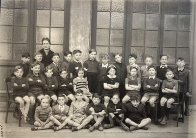 8<up>e</up> 2 au lycée Fauriel à Saint Étienne <p>1944-1945 (© Archives départementales de la Loire - Cote 2662W58)</p>