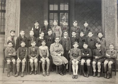 Classe 6 A3 au lycée Fauriel à Saint Étienne <p>1944-1945 (© Archives départementales de la Loire - Cote 2662W58)</p>