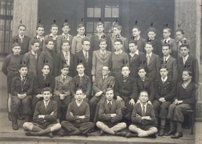Classe 2 A2B au lycée Fauriel à Saint Étienne <p>1944-1945 (© Archives départementales de la Loire - Cote 2662W58)</p>